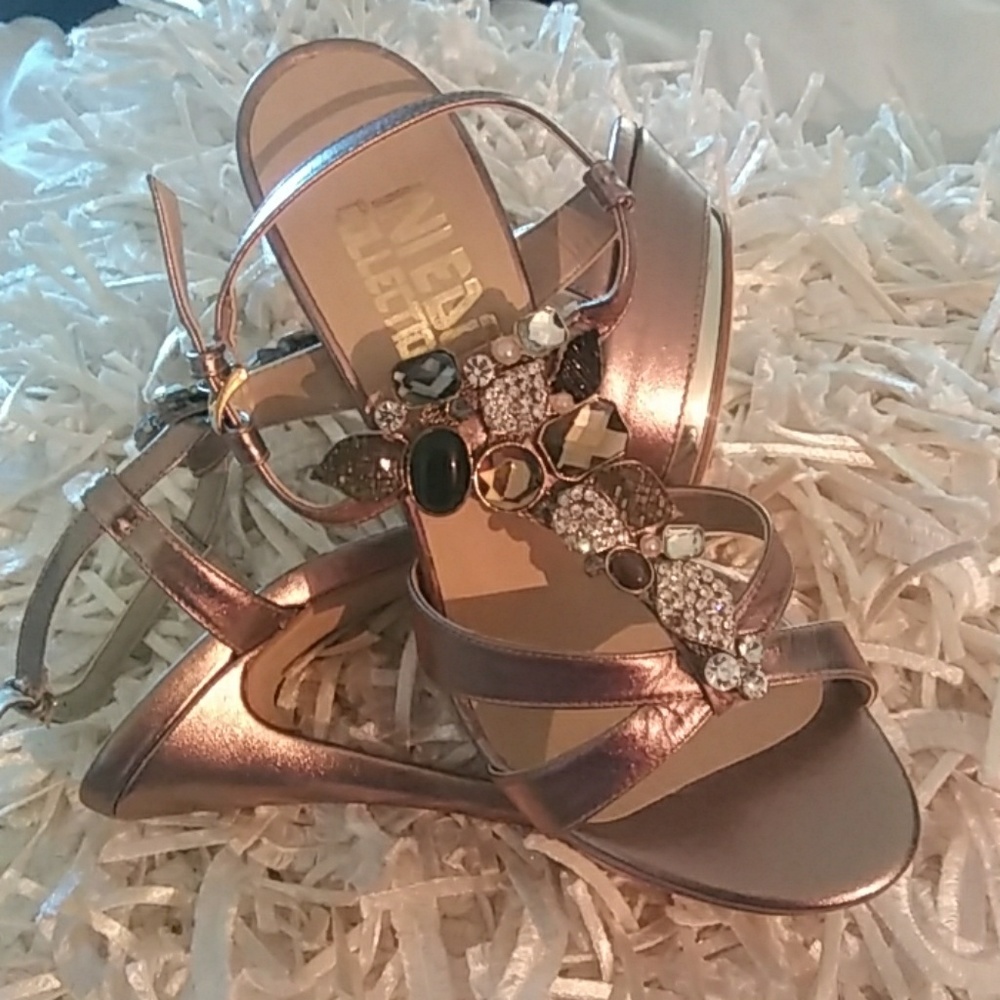 Shoes - Picture 4 of 6